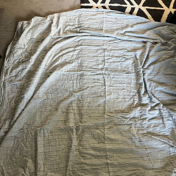 PotteryBarn || Queen Duvet Cover & 2 Standard Pillow Cases - Picture 5 of 6